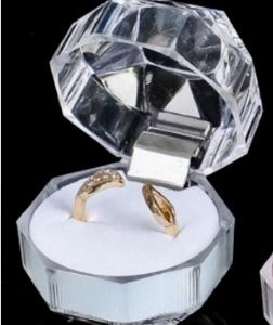 Estuche de Acrílico tipo Cristal para Anillo